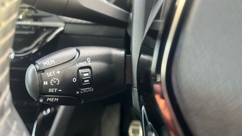 Peugeot 2008 1.2 PureTech Allure Premium+ 5dr Petrol Estate